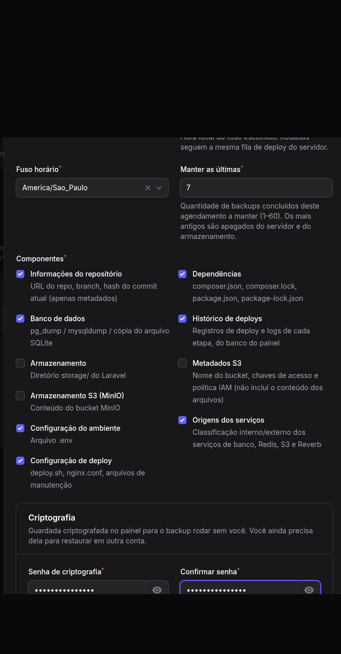 Modal Novo backup agendado, com frequência, horário, fuso e retenção