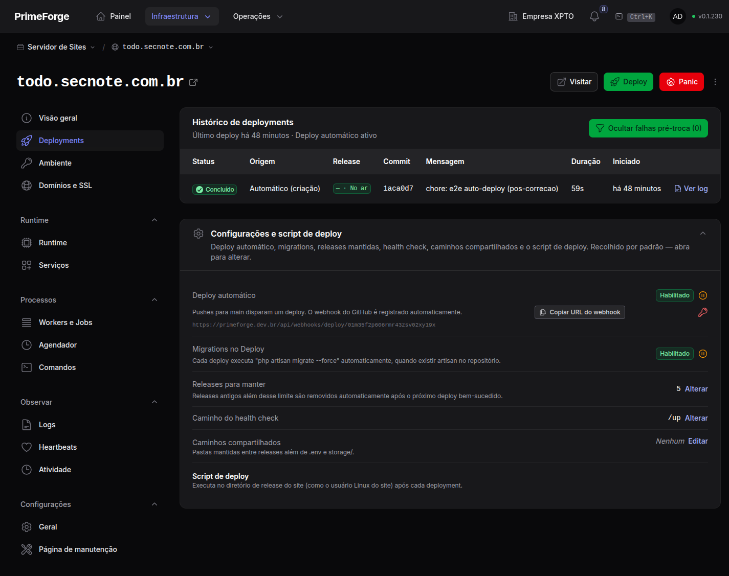 Seção Configurações e script de deploy aberta na página Deployments